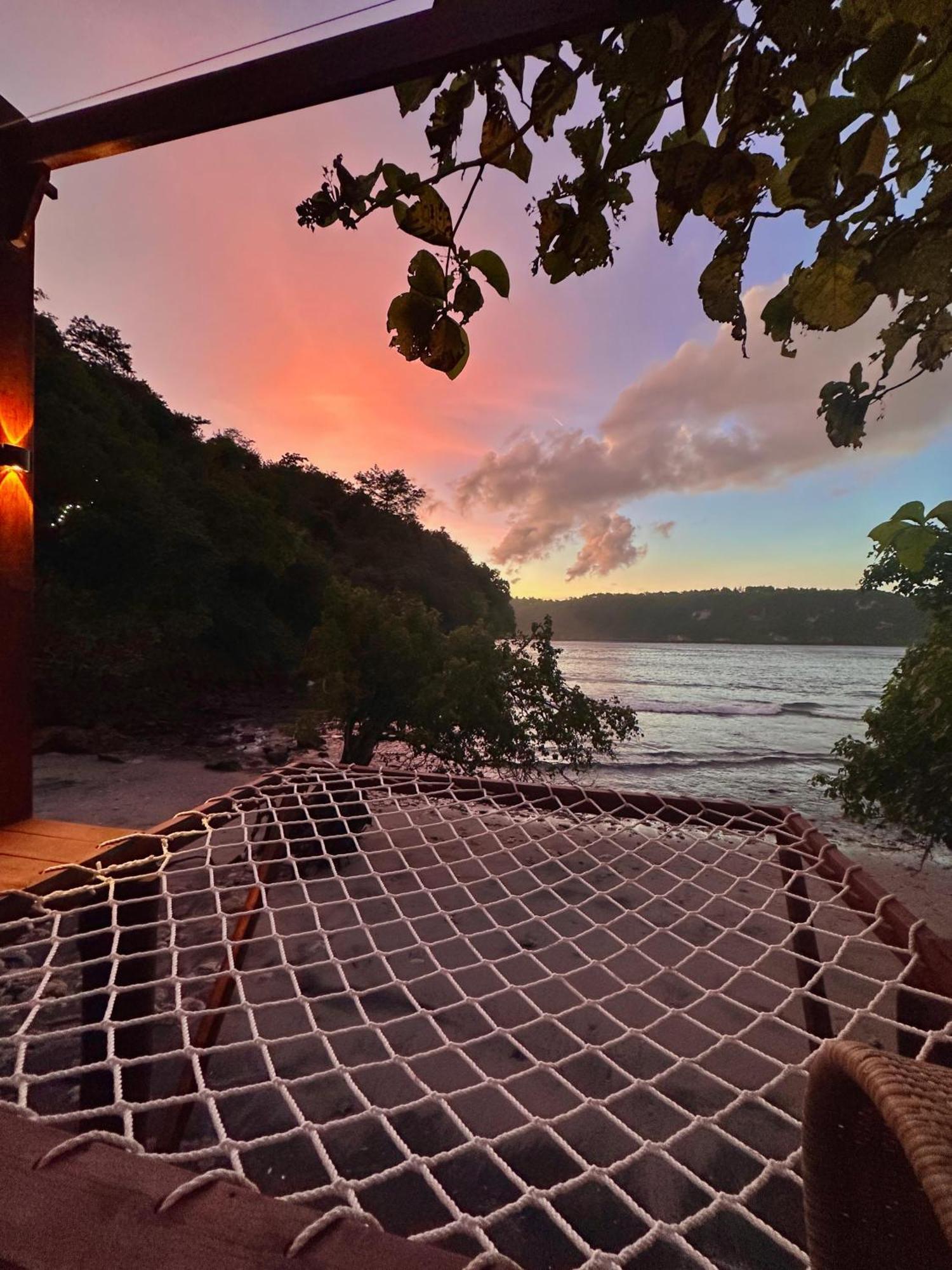 Beachfront Luxury Dome Villas - Gamat Bay Resort Nusa Penida Exteriör bild