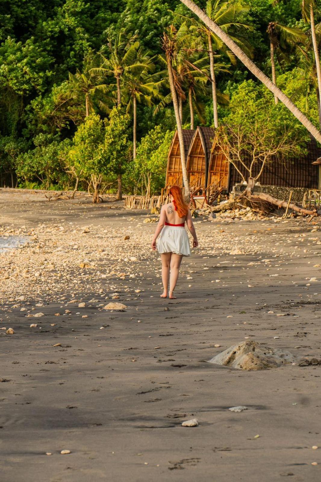 Beachfront Luxury Dome Villas - Gamat Bay Resort Nusa Penida Exteriör bild