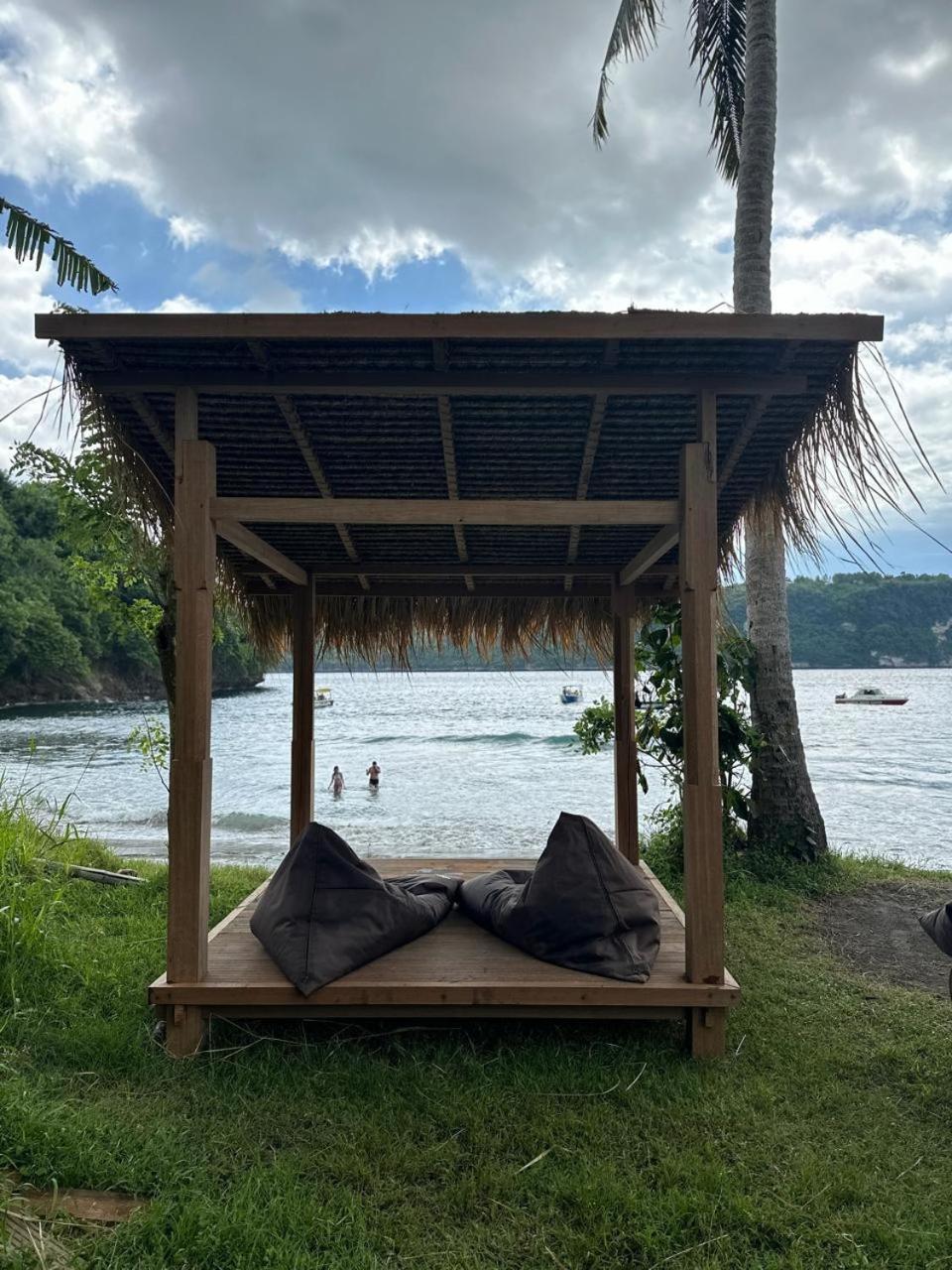 Beachfront Luxury Dome Villas - Gamat Bay Resort Nusa Penida Exteriör bild